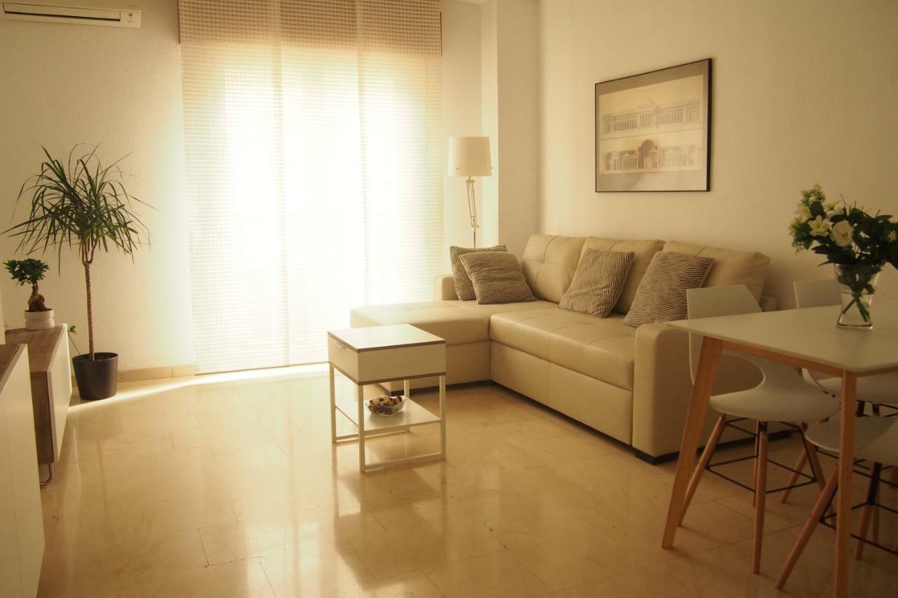 Vero Granada Y Parking En El Edificio ภายนอก รูปภาพ