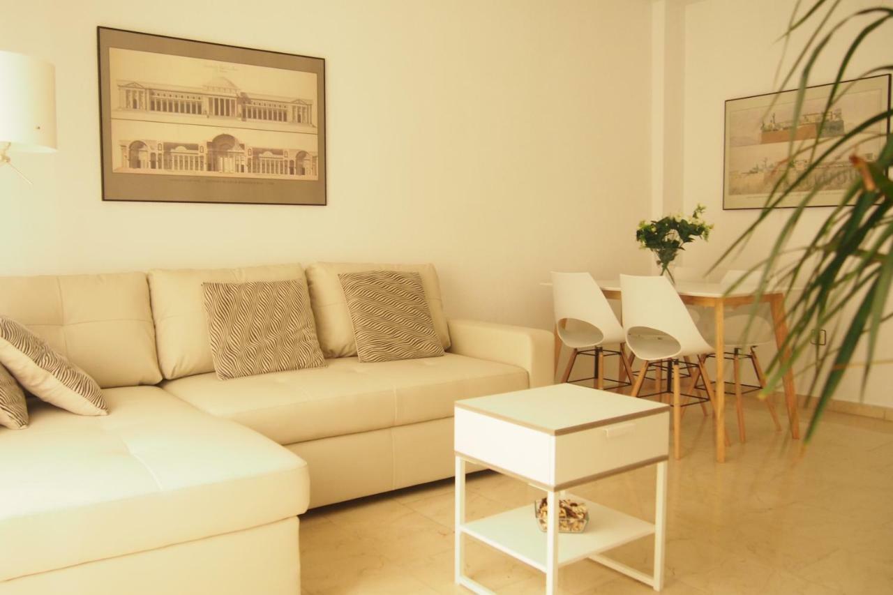 Vero Granada Y Parking En El Edificio ภายนอก รูปภาพ